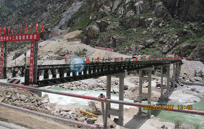 西藏拉林铁路200米200型单车道贝雷钢桥